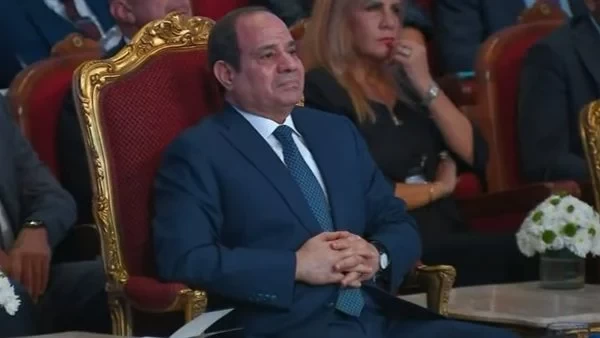 السيسي يعلق على أزمة الدولار ويوجه رسائل هامة للمستثمرين.. ويجتمع بممثلي رابطة رجال الأعمال القطريين