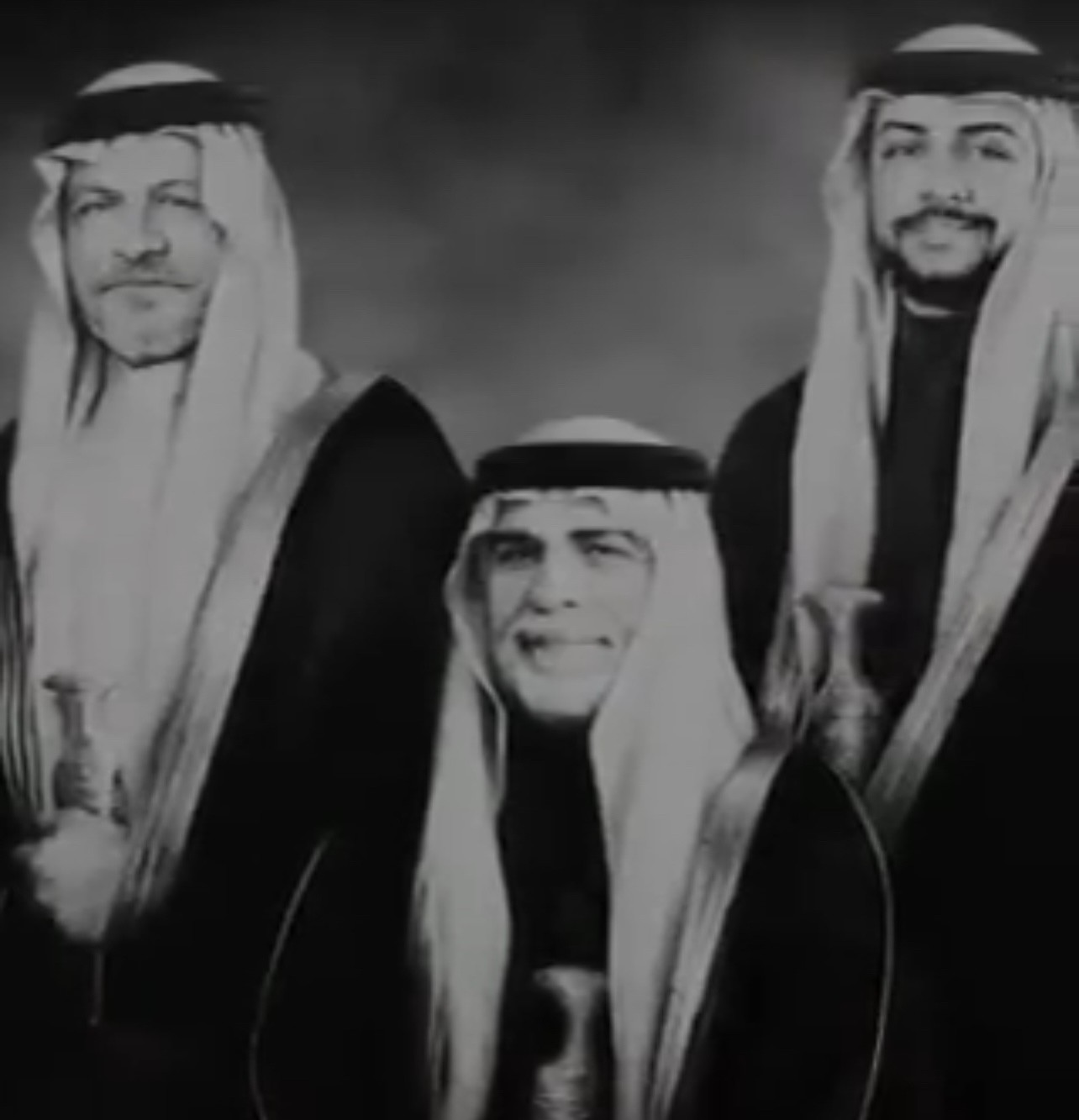 بزواج ولي العهد من فتاة سعودية..الاسرة الهاشمية الملكية تعود لاصولها في شبه الجزيرة..اول زوجة سعودية في البلاط بعد زيجات من بريطانيا وامريكيا.. والملكة رانيا تؤكد سعادتها بانها نفذت وصية الملك الراحل.. “حسين منكم ولكم"