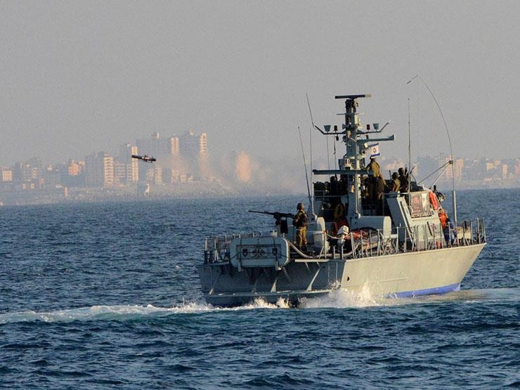 قوات الاحتلال تعتقل 34 فلسطينيا.. والبحرية الإسرائيلي تهاجم مراكب الصيادين شمال قطاع غزة