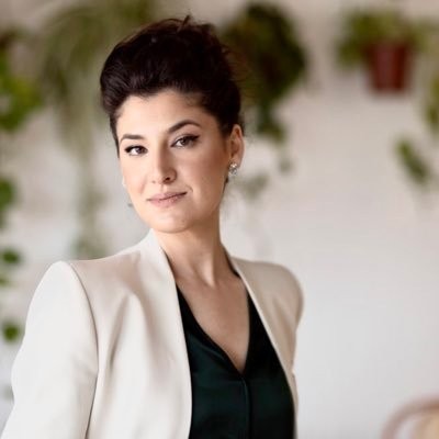 صناعة رد الفعل والفزاعة الايرانية.. مُنى العمري