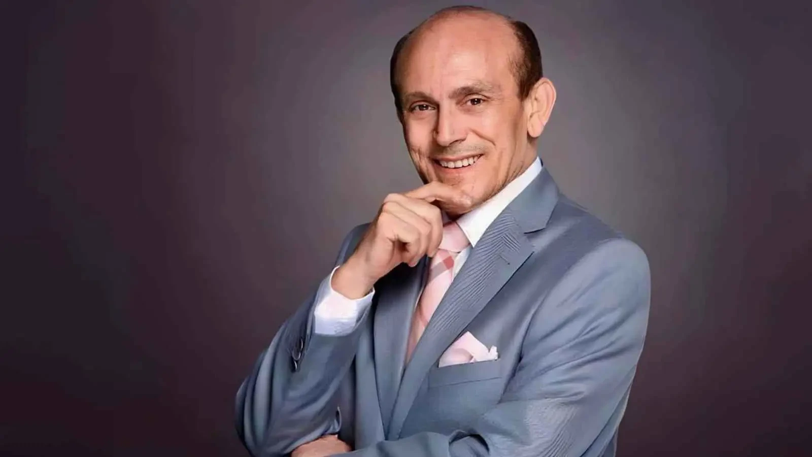 اتهامات متبادلة وتدخل نقابة المهن التمثيلية.. تفاصيل أزمة محمد صبحي مع "الشركة المتحدة"