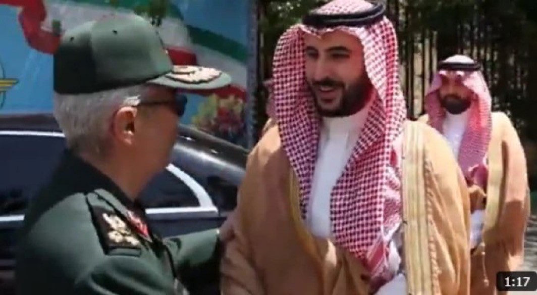 ماهو تأثير وسبب الزيارة: اعلى مستوى زيارة منذ قيام الثورة الايرانية.. وزير الدفاع السعودي في طهران ويرافقه السفير السعودي في اليمن