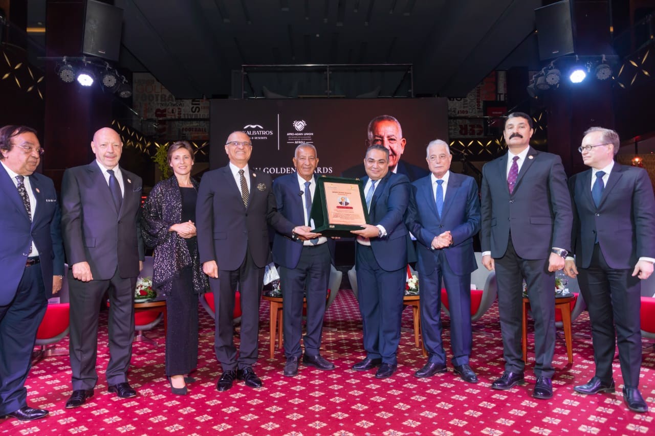 محمد عيد سليمان يحصد جائزة التميز في التسويق السياحي الدولي من الاتحاد الأفريقي الآسيوي