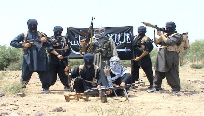 الحوثي، الإخوان والقاعدة تخادم المصلحة لزعزعة الإستقرار في اليمن