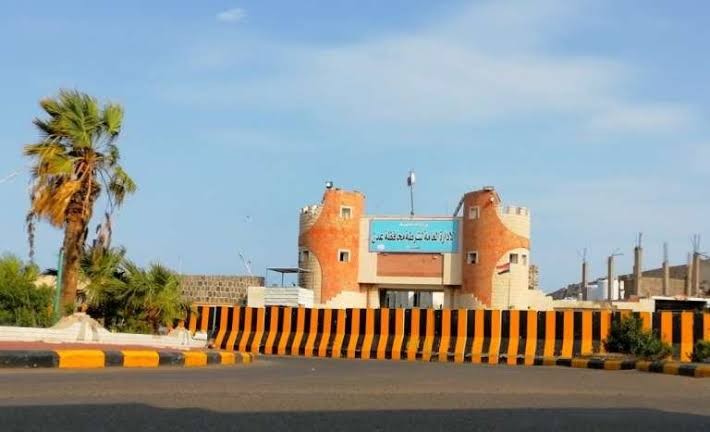 أمن عدن ينفي صلته بالشروط التي تفرضها الفنادق على إقامة النساء 