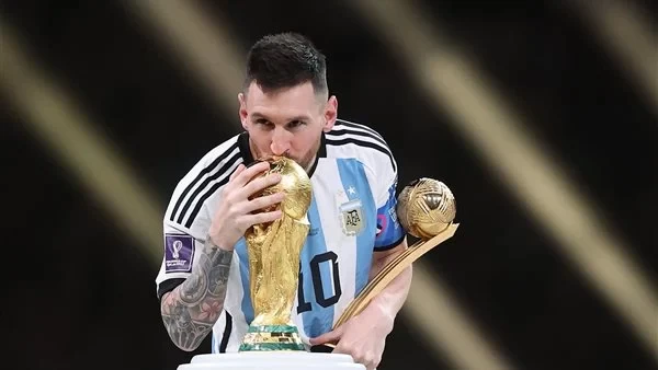 بعد التتويج بكأس العالم.. ميسي يكشف عن هدفه القادم