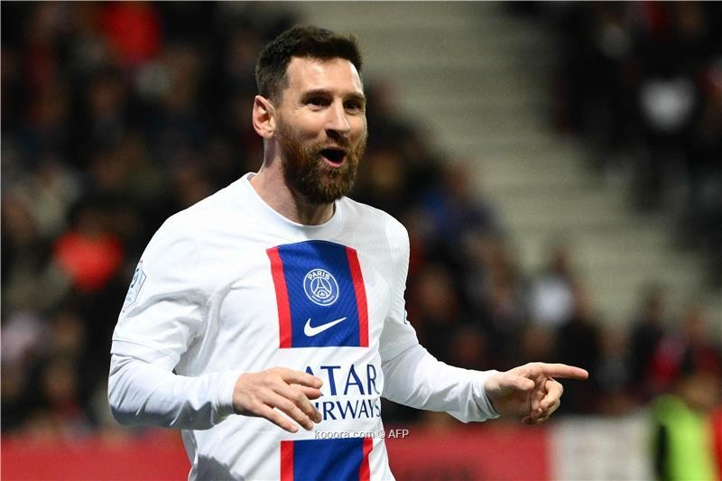 مكالمة تليفون تقرب ميسي من العودة لبرشلونة في الصيف
