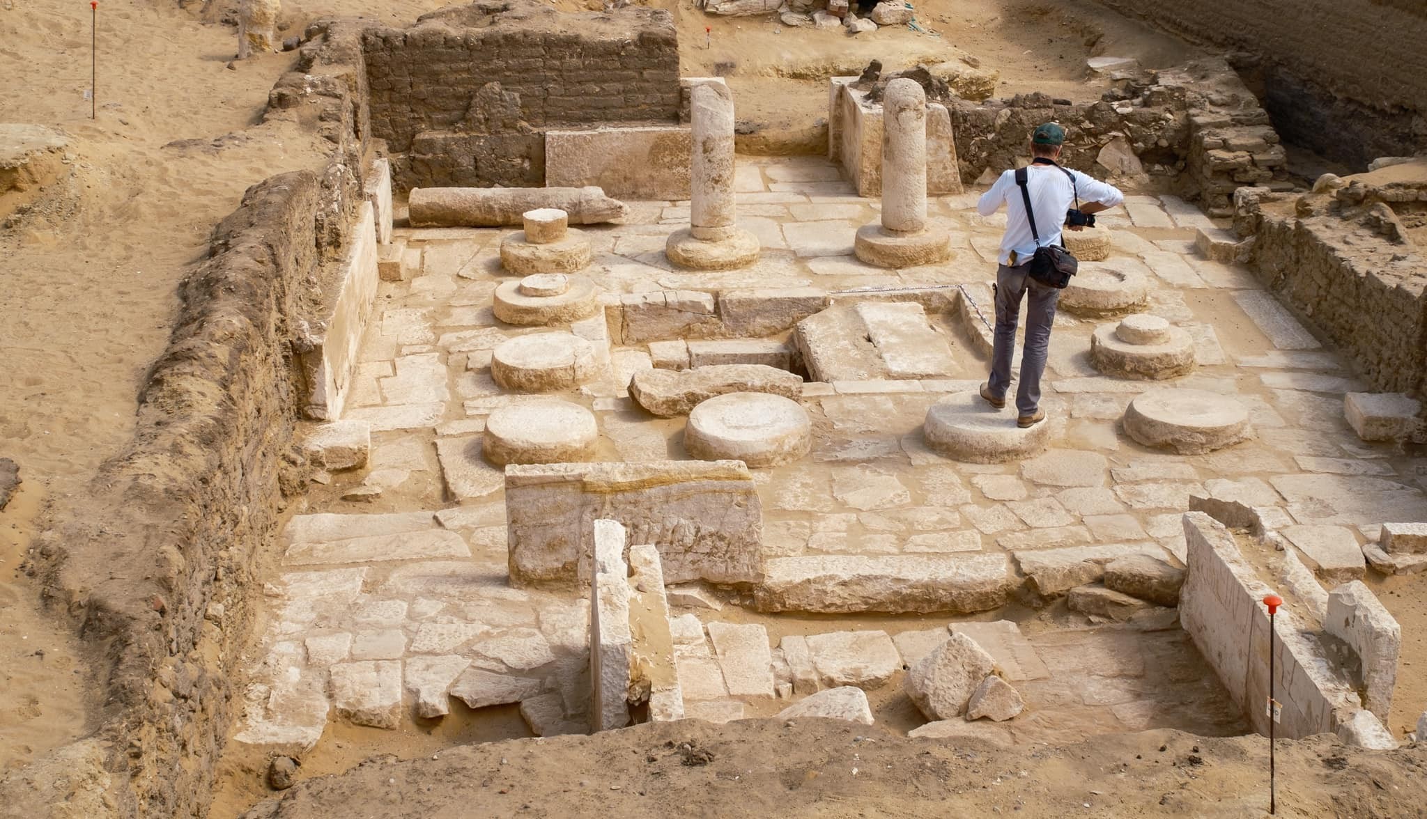مصر تعلن اكتشاف مقبرة وأربعة مقاصير صغيرة بمنطقة آثار سقارة تعود لعصر الرعامسة