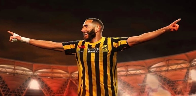 كريم بنزيما يجتمع مع مسئولو اتحاد جدة في مدريد
