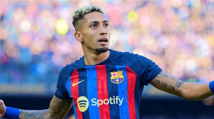 رافينها لاعب برشلونة يتلقى عرضا من الدوري السعودي