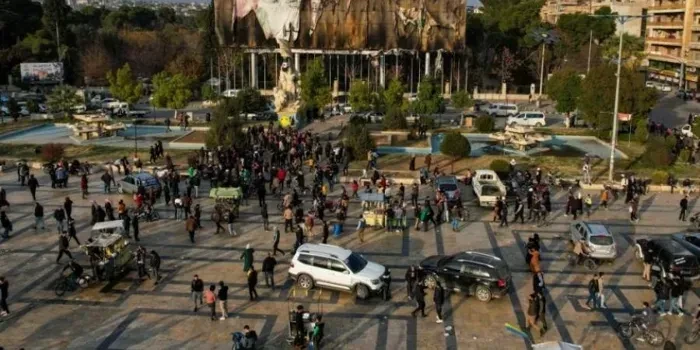 الحياة تعود لسوريا.. فتح المدراس والجامعات وتشغيل مرتقب للمطارات