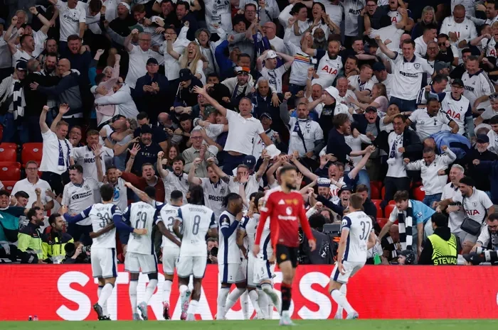 توتنهام يُتوَّج ببطولة الدوري الأوروبي للمرة الثالثة في تاريخه