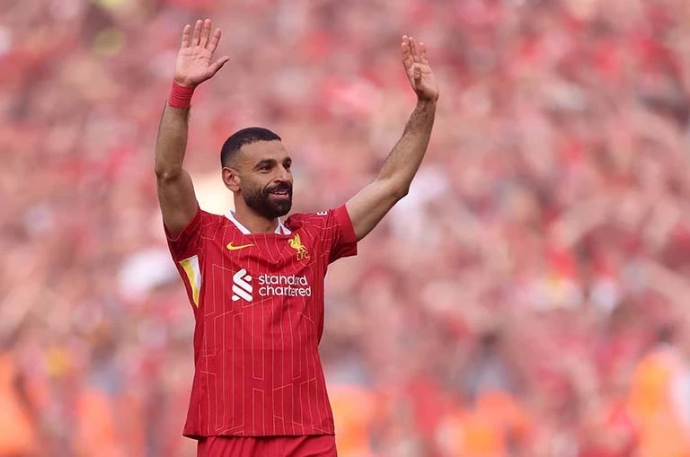 "للمرة الثالثة".. محمد صلاح يتوج بجائزة أفضل لاعب في إنجلترا